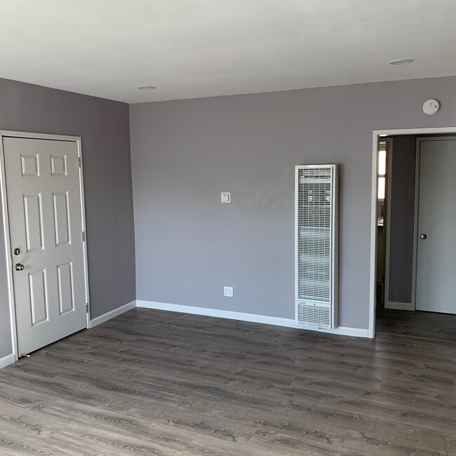 Living room - 144 S 2nd St