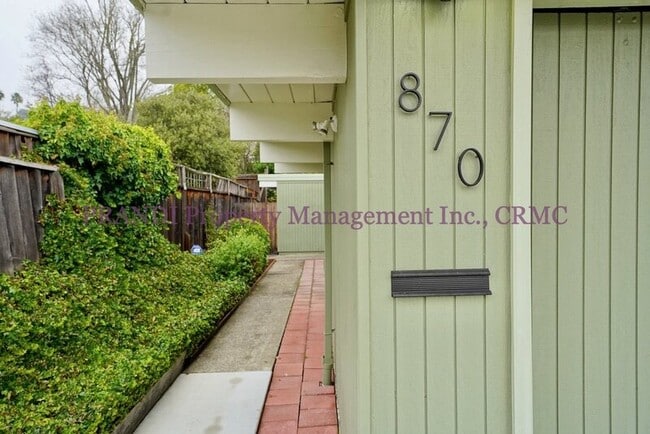 Foto del edificio - 870 Penny Royal Ln