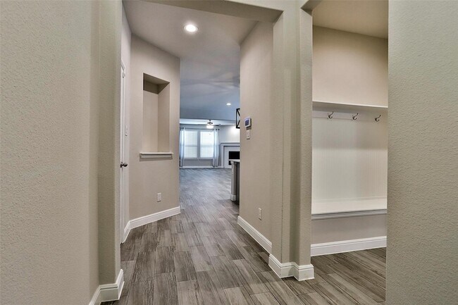 Foto del edificio - 2325 Shorthorn Dr