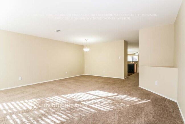 Foto del edificio - 3878 Pinebluff Ln