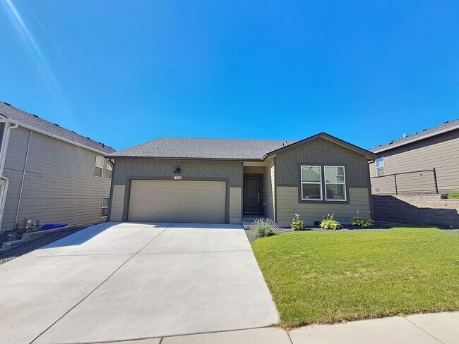 Foto del edificio - $2,700 - 3 Bed / 2 Bath Gorgeous Single Level Home with Beautiful Views