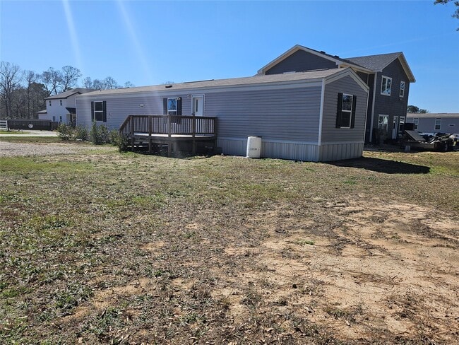 Building Photo - 16299 Crockett Martin Ests Dr