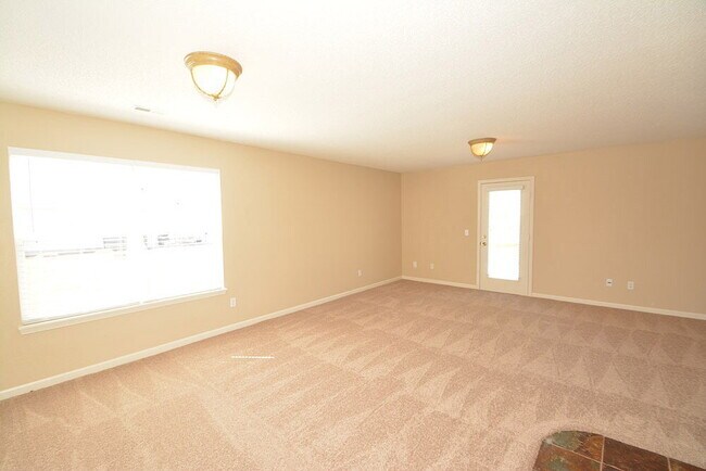 Foto del edificio - 720 Treyburn Lakes Way