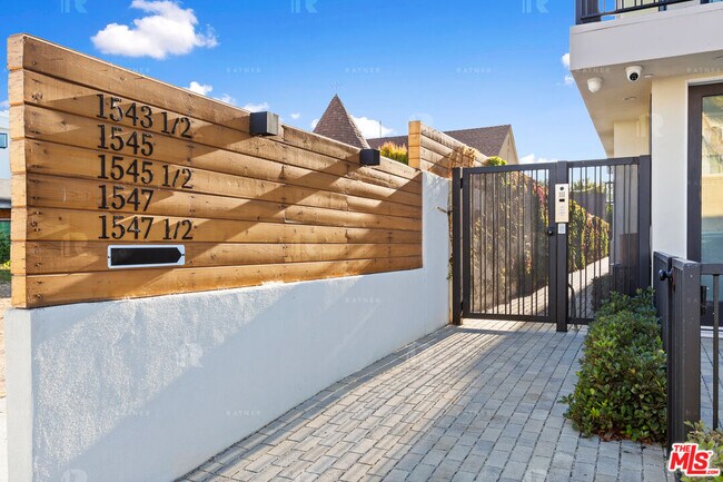 Foto del edificio - 1547 Hi Point St