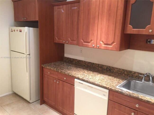 Foto del edificio - 7929 SW 104th St