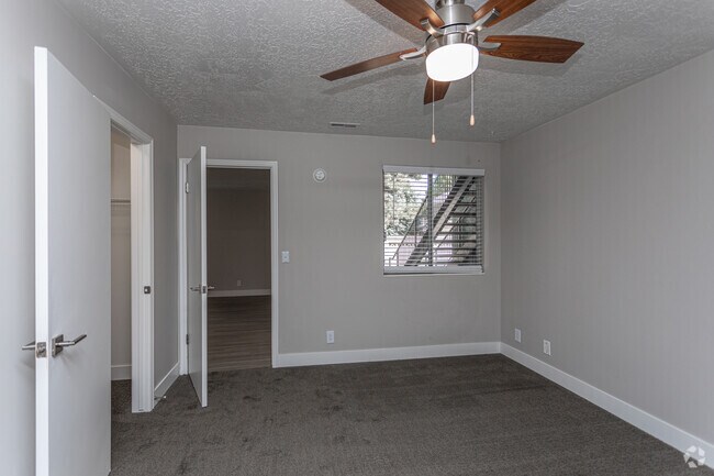 1HAB, 1BA - 838 ft² - Edgewood Park Apartments