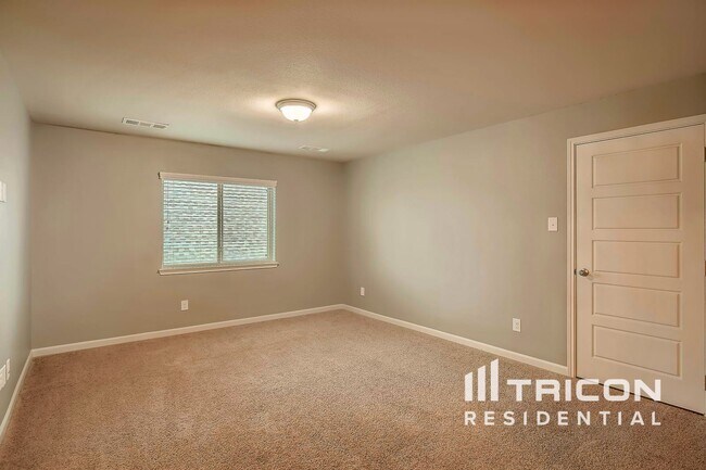 Building Photo - 1592 Sugarberry Dr