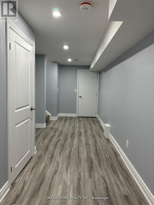 Building Photo - 11 Argelia Cres