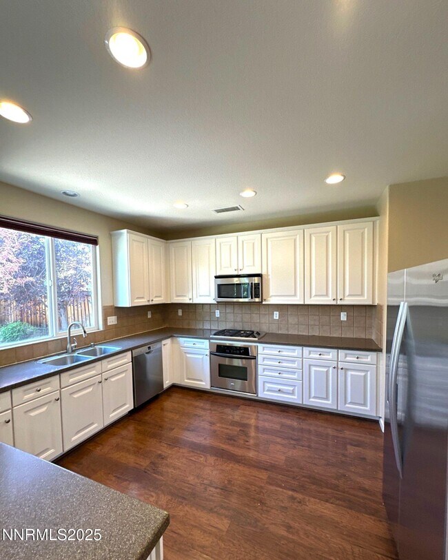 Building Photo - 545 Terracina Way