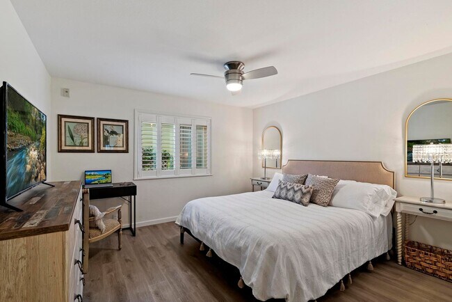 Building Photo - Point Loma FULLY FURNISHED 2 Bedroom! Assi...