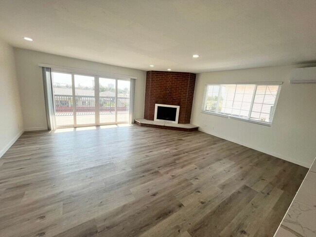 Foto del edificio - Modern 3-Bedroom Townhome in Chula Vista –...