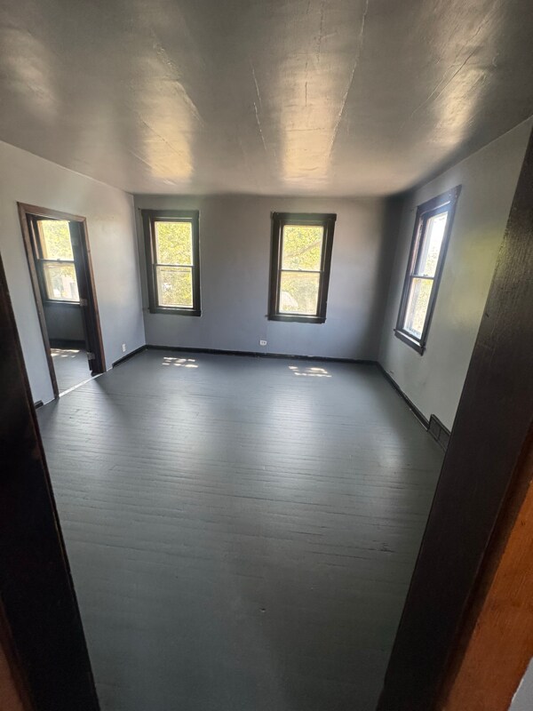 Foto principal - 1065 E 66th St