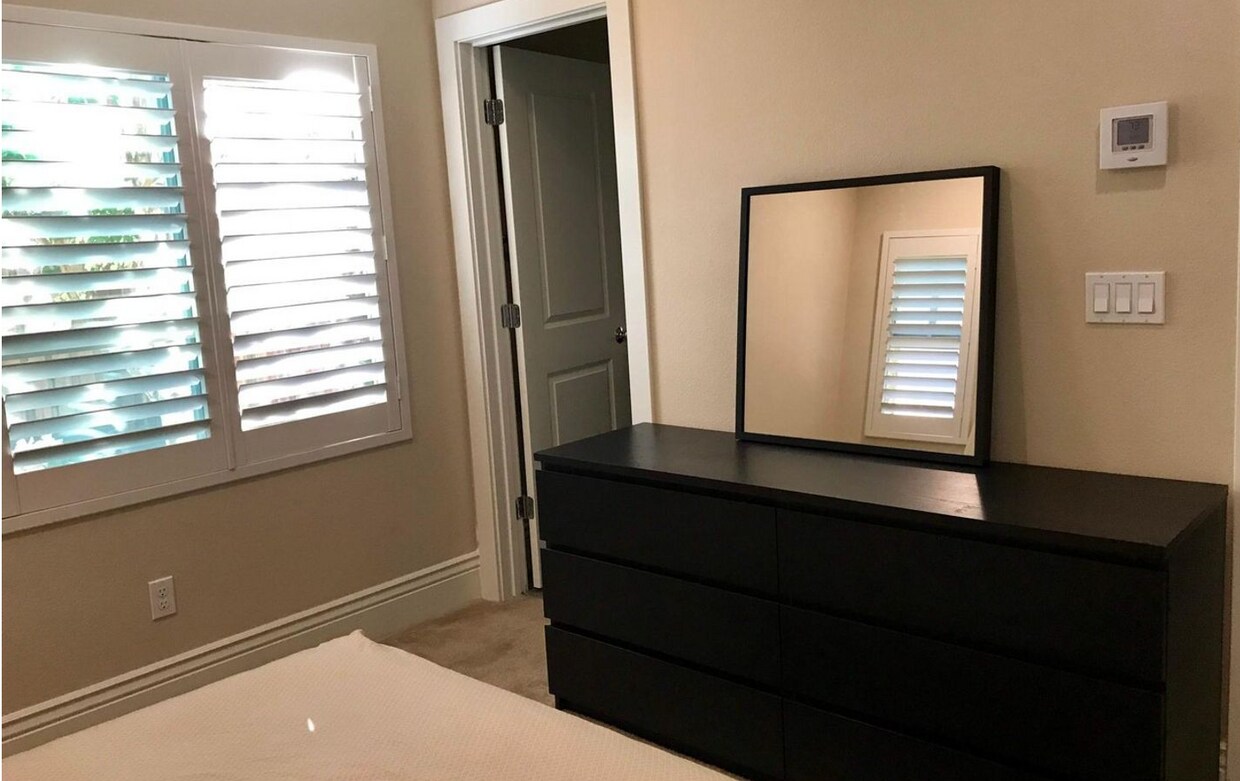 Building Photo - 85 Pimentel Cir