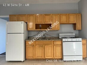 Building Photo - 41 W 54th St