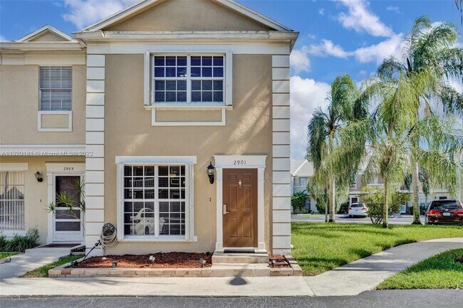 Foto del edificio - 2901 Dorchester Ln