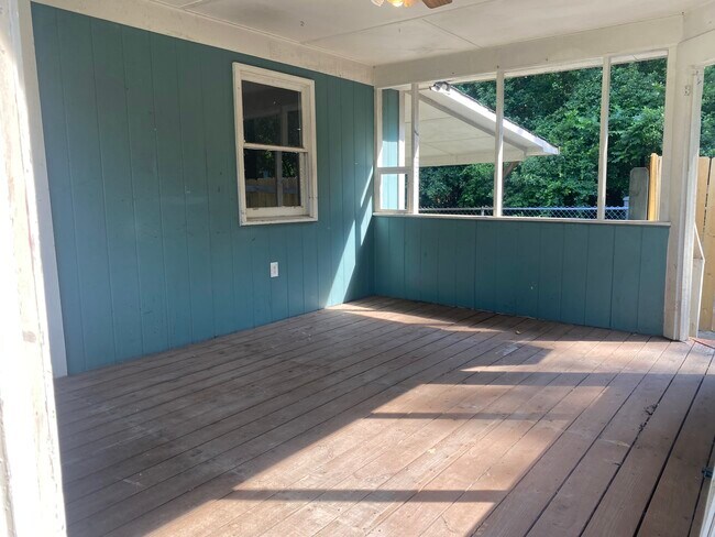 Foto del edificio - 307 Cude St