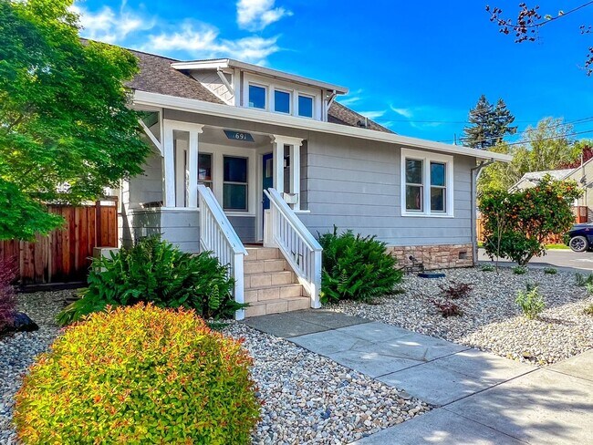 Foto del edificio - Fully Furnished Modern Home in the Desirable Alphabet Streets