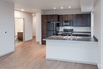 2BR, 1BA - C2 - Lake Street Dwelling