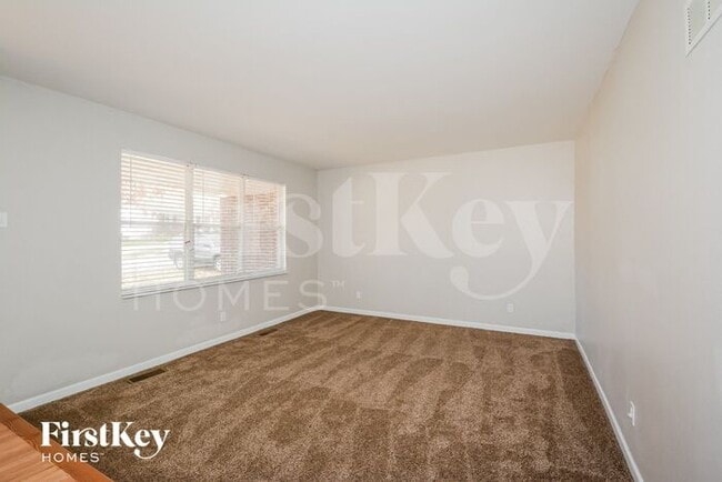 Building Photo - 1120 Monaco Ln