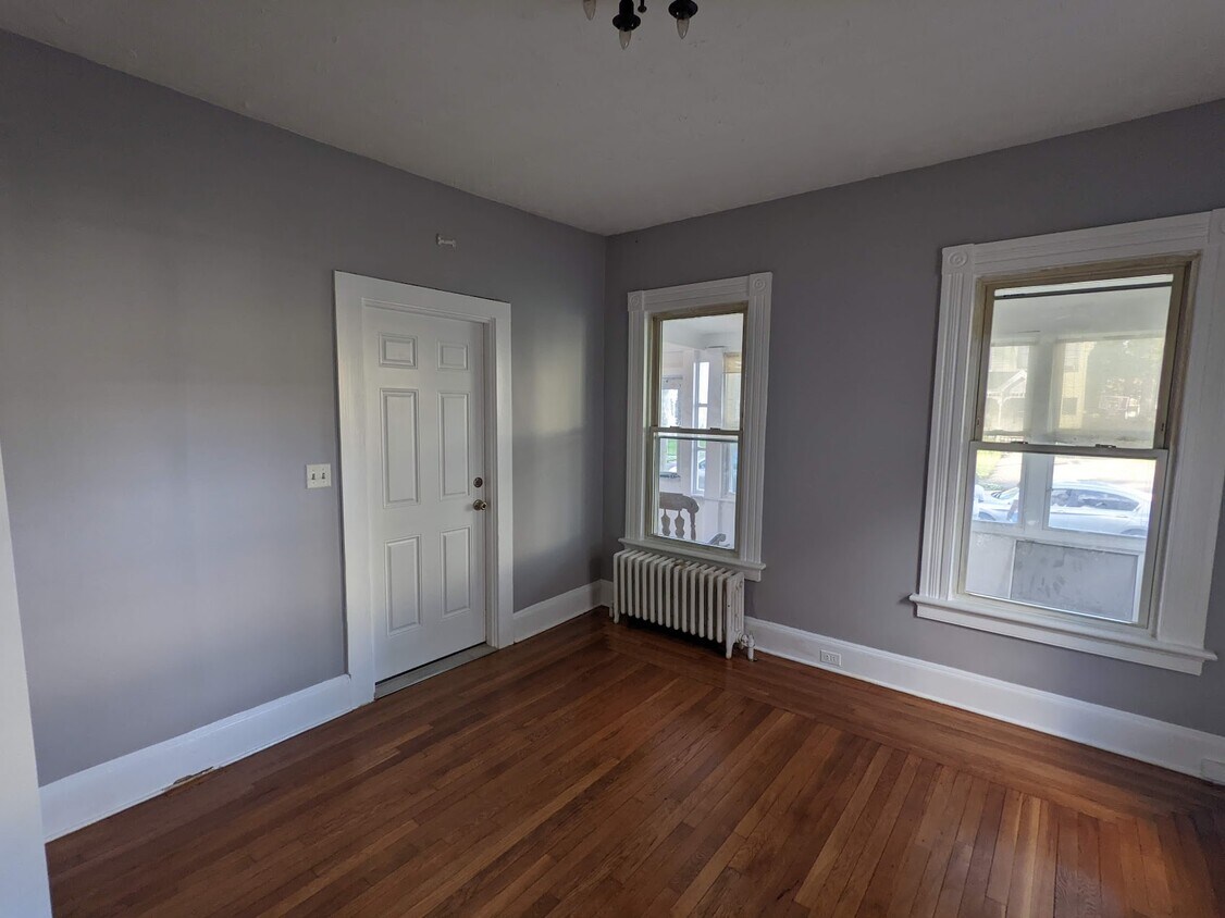 Building Photo - 440 3rd Ave
