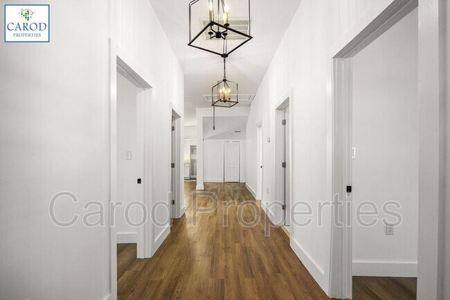 Foto del edificio - 1427 N Main St