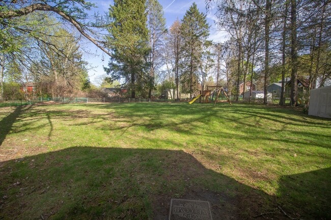 Building Photo - Charming 2-Bedroom, 1-Bath Ranch | 1,015 Sq Ft | Niskayuna School District