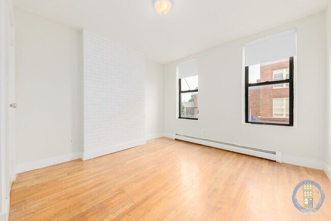 Foto del edificio - 357 Sumpter St