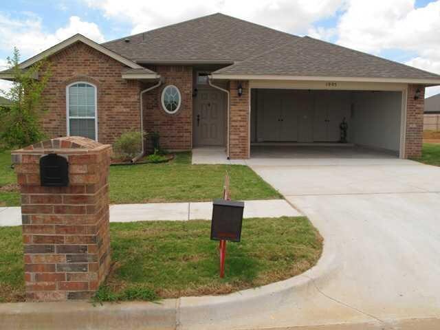Primary Photo - 1005 Cimarron Creek Dr