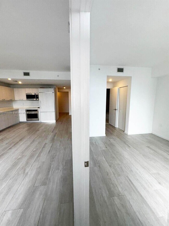 Foto del edificio - 45 SW 9th St