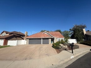 Building Photo - 911 Rawhide Pl