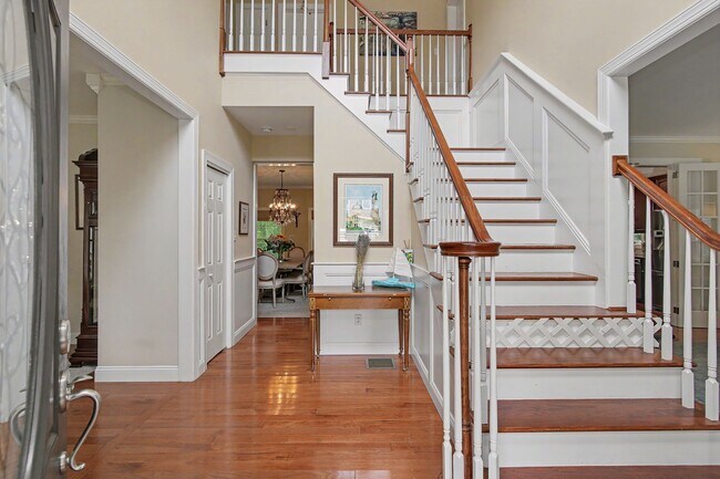 Photo - 11 Maple Dr (Greenwich, CT) House