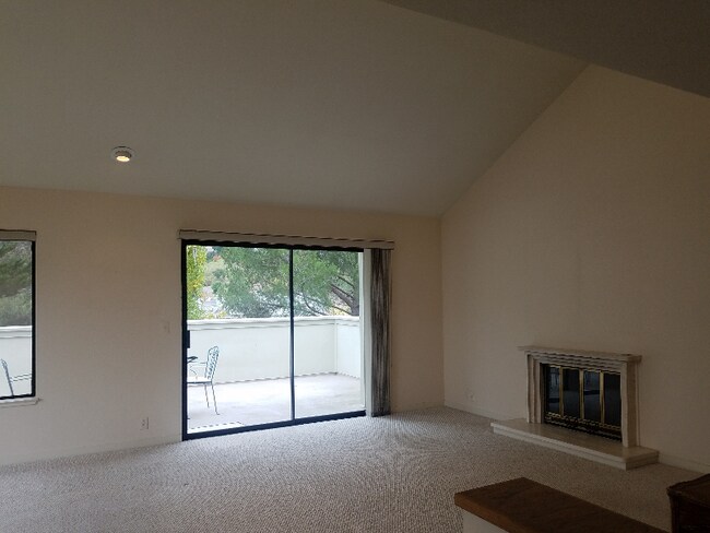 Foto del edificio - 93 Eucalyptus Knoll St