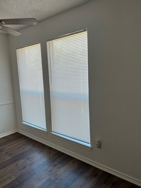 Foto del edificio - 1007 Spring Loop