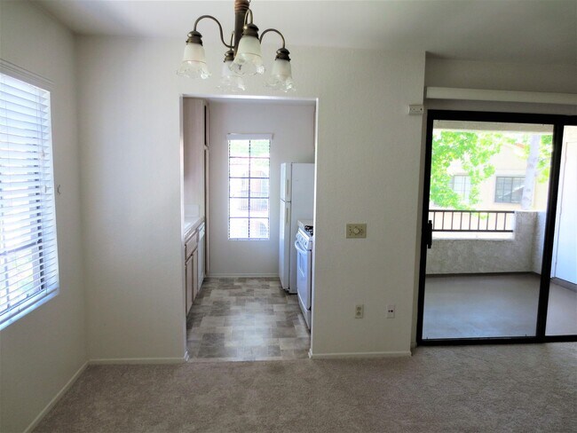 Foto del edificio - Two Master bedroom suites in High Ridge at...