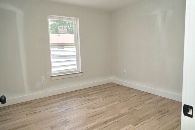 Building Photo - 717 North 8th Street - 2