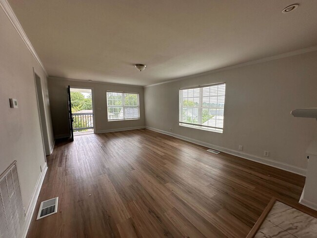 Foto del edificio - Immaculate 3 Bedroom Home For Rent In Soug...