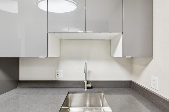 Foto del edificio - Pre-Lease Aug 2025 Remodeled 2 Bedroom 1 B...
