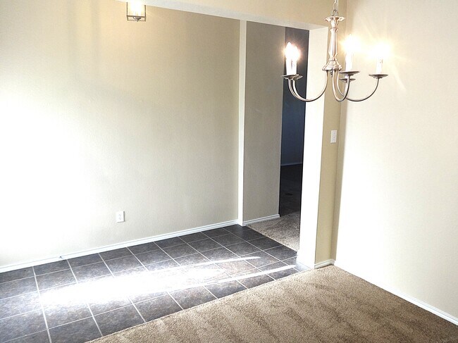 Building Photo - 2101 Harvester Dr
