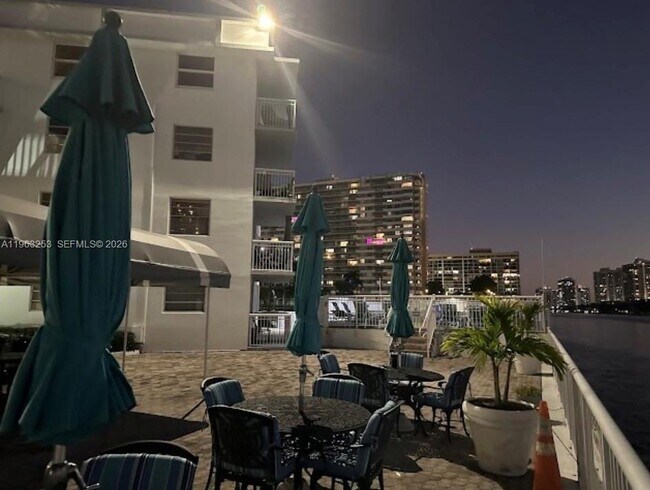 Foto del edificio - 1913 S Ocean Dr