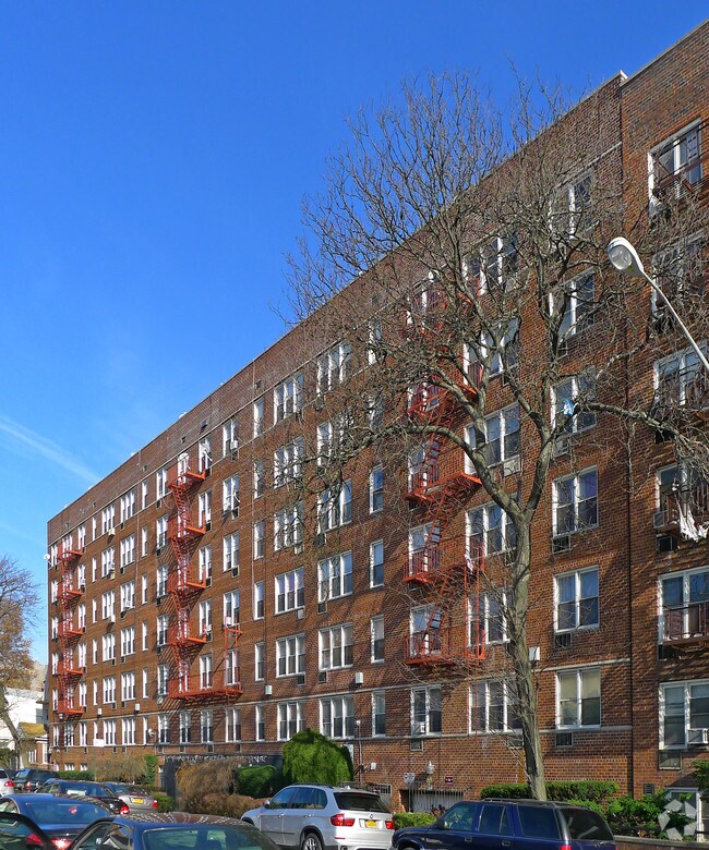 Foto del edificio - 745 E 31st St