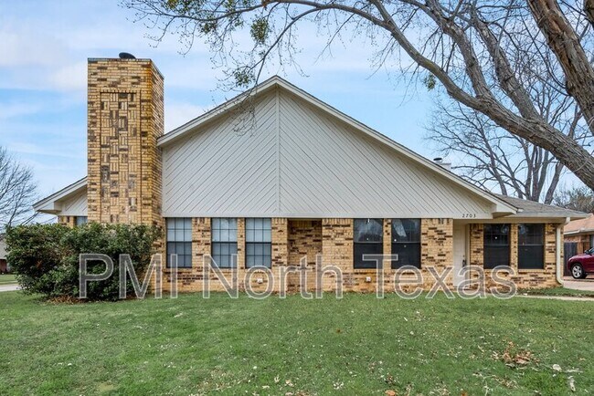 Building Photo - 2703 London Ct