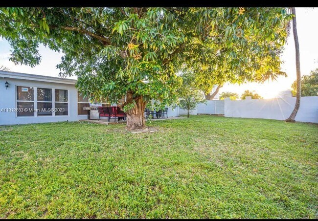 Foto del edificio - 4721 W Park Rd