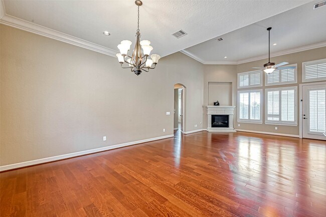 Foto del edificio - 5014 Fairford Dr