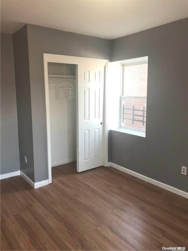 Foto del edificio - 713 Jerome St