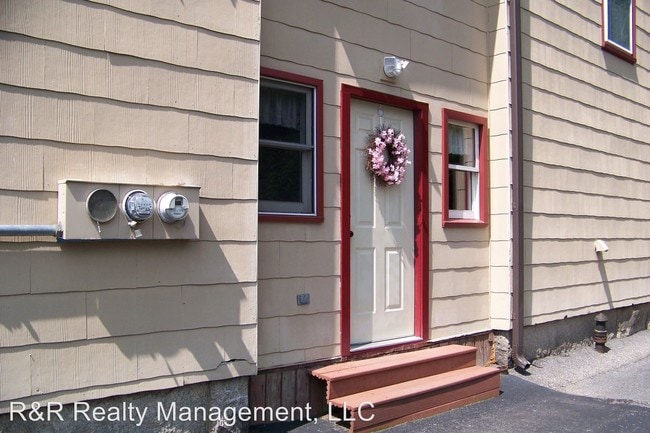 Building Photo - 1 br, 1 bath Apartment - 116 B Cottage St