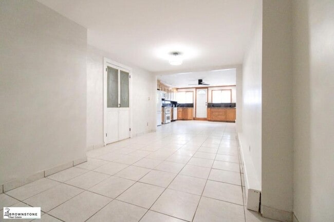 Building Photo - 3 bedroom in BROOKLYN NY 11231