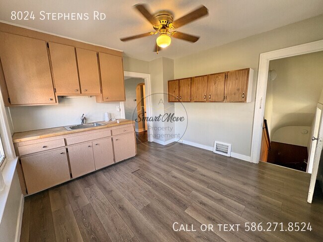 Foto del edificio - 8024 Stephens Rd