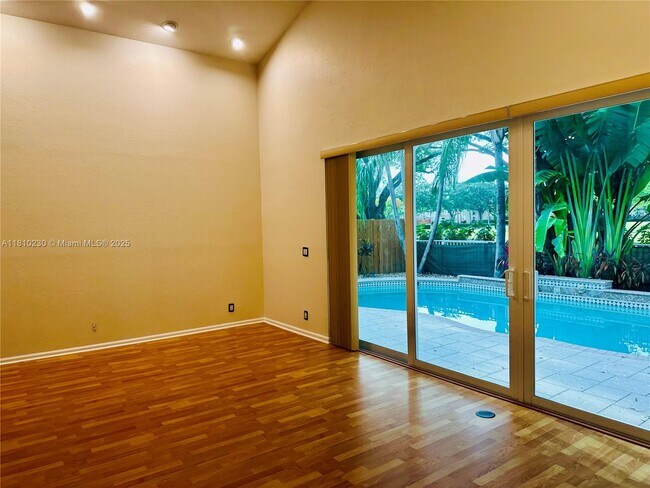 Foto del edificio - 10561 NW 11th Ct
