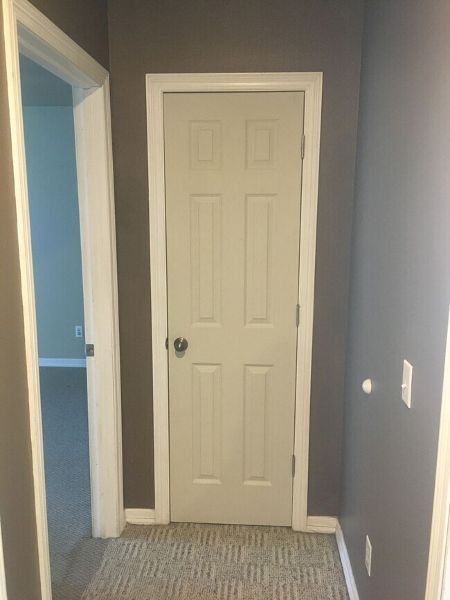 Foto del edificio - PRE-LEASING Brick 4 Bedroom 2 Bath Home Avail 8/10/26