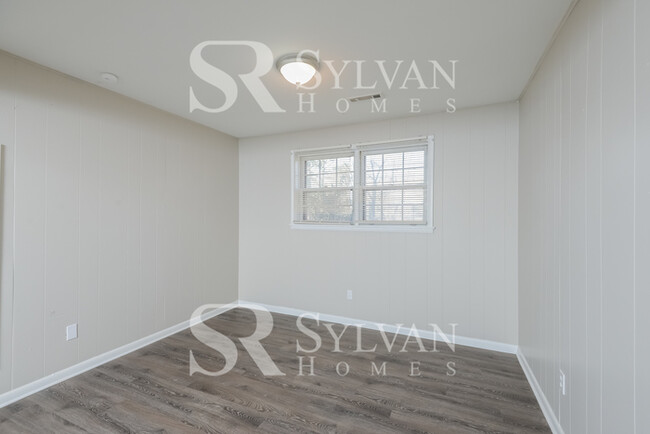 Building Photo - Updated 3 bedroom home!